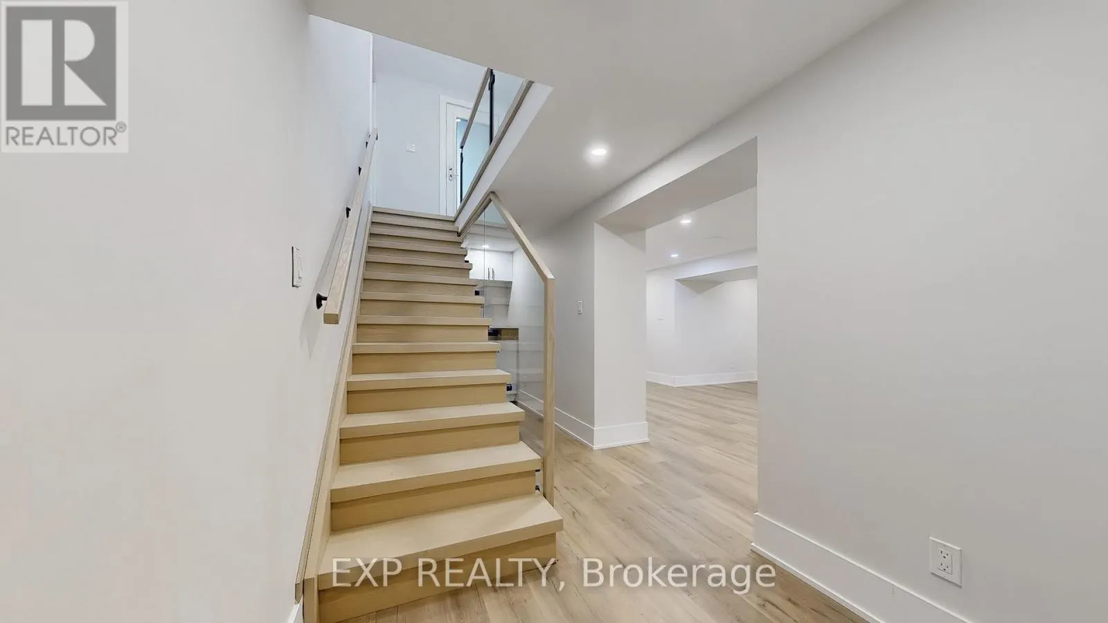 385 EASY STREET