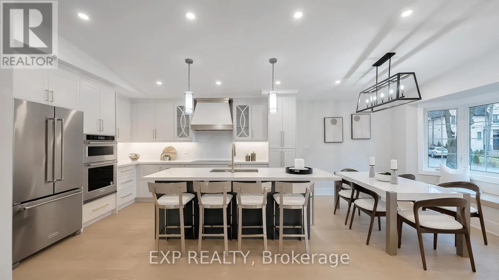 385 EASY STREET