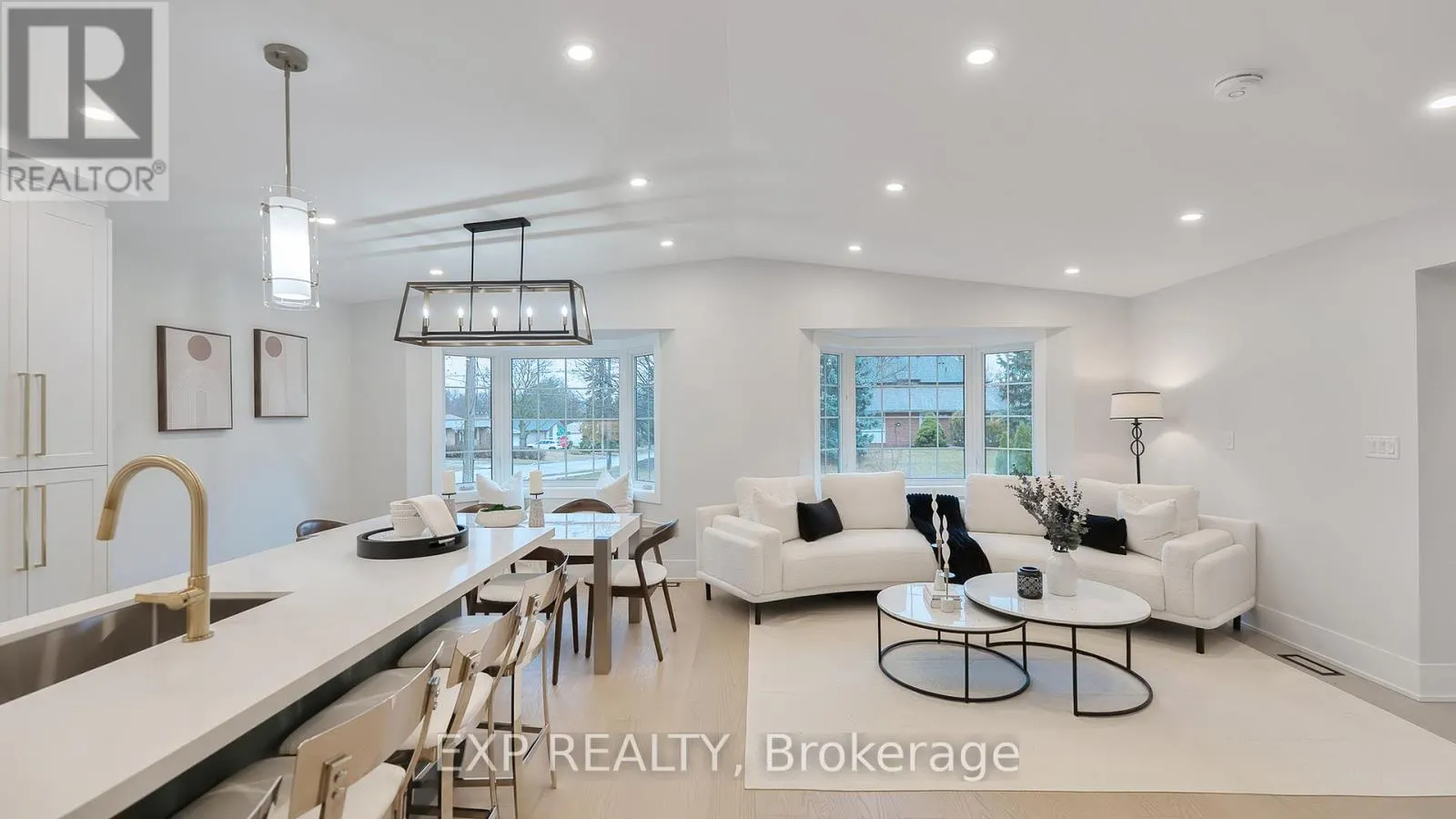 385 EASY STREET