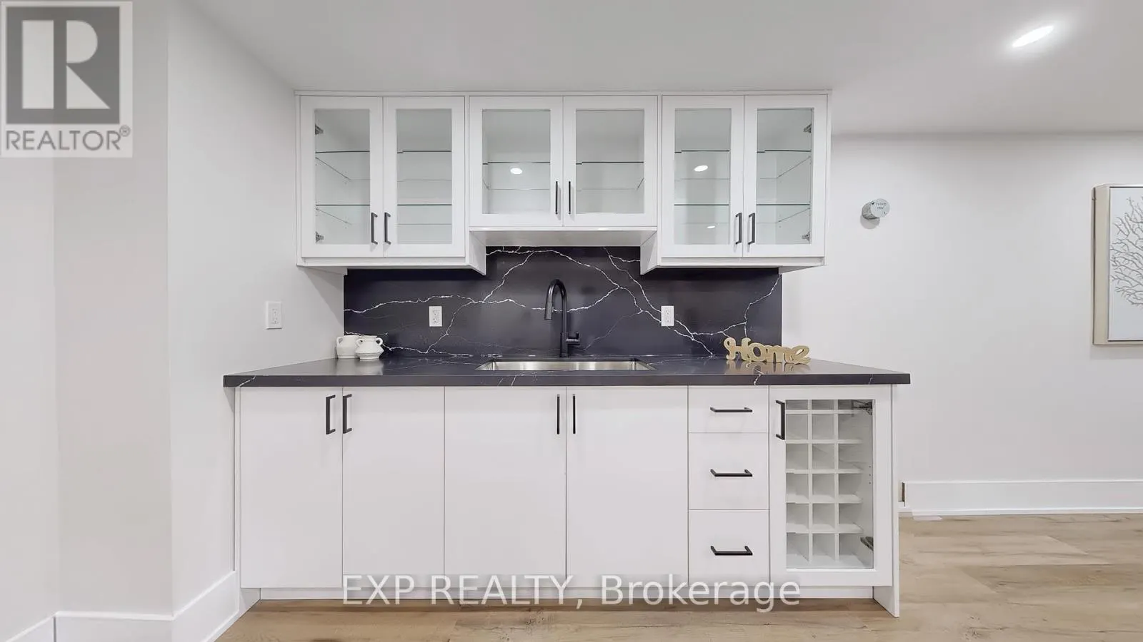 385 EASY STREET