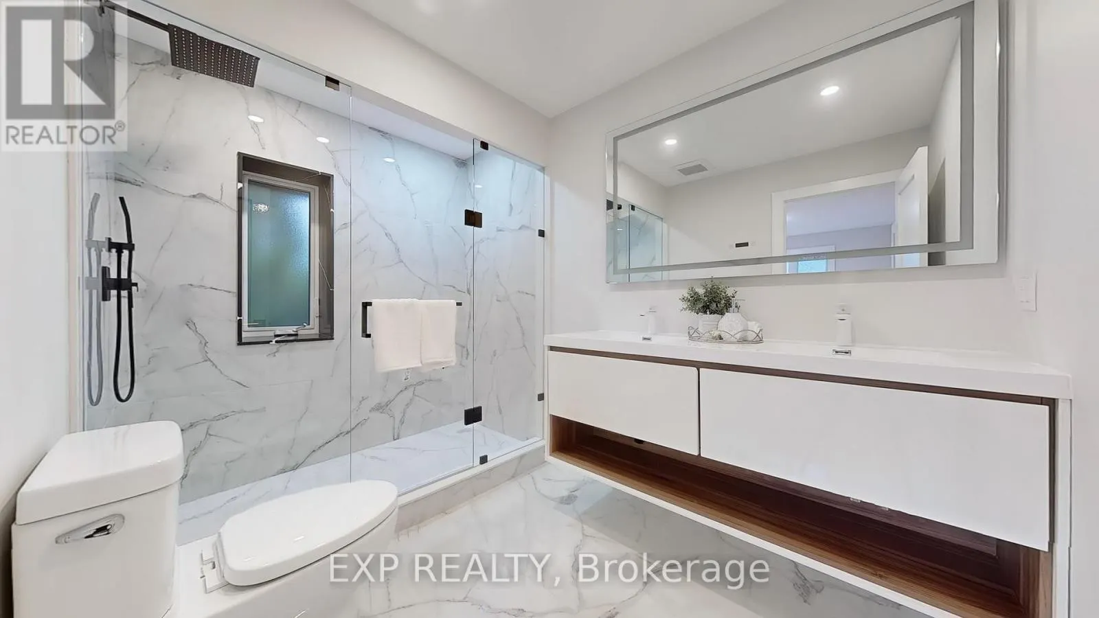 385 EASY STREET