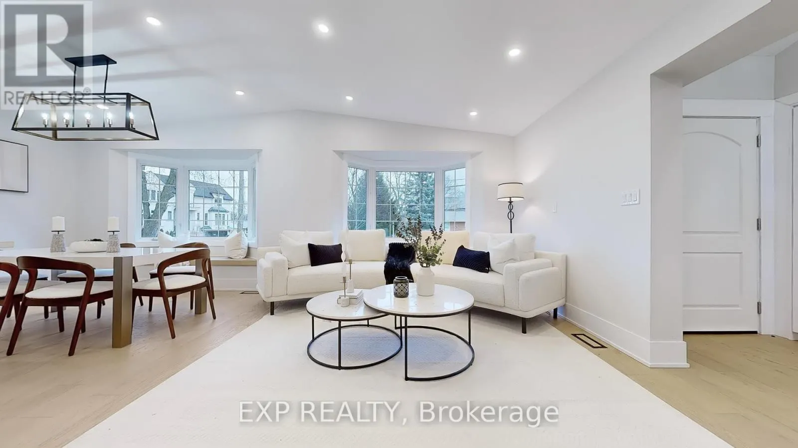 385 EASY STREET