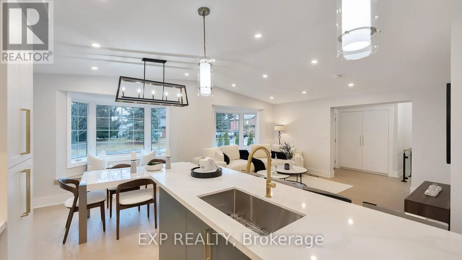 385 EASY STREET