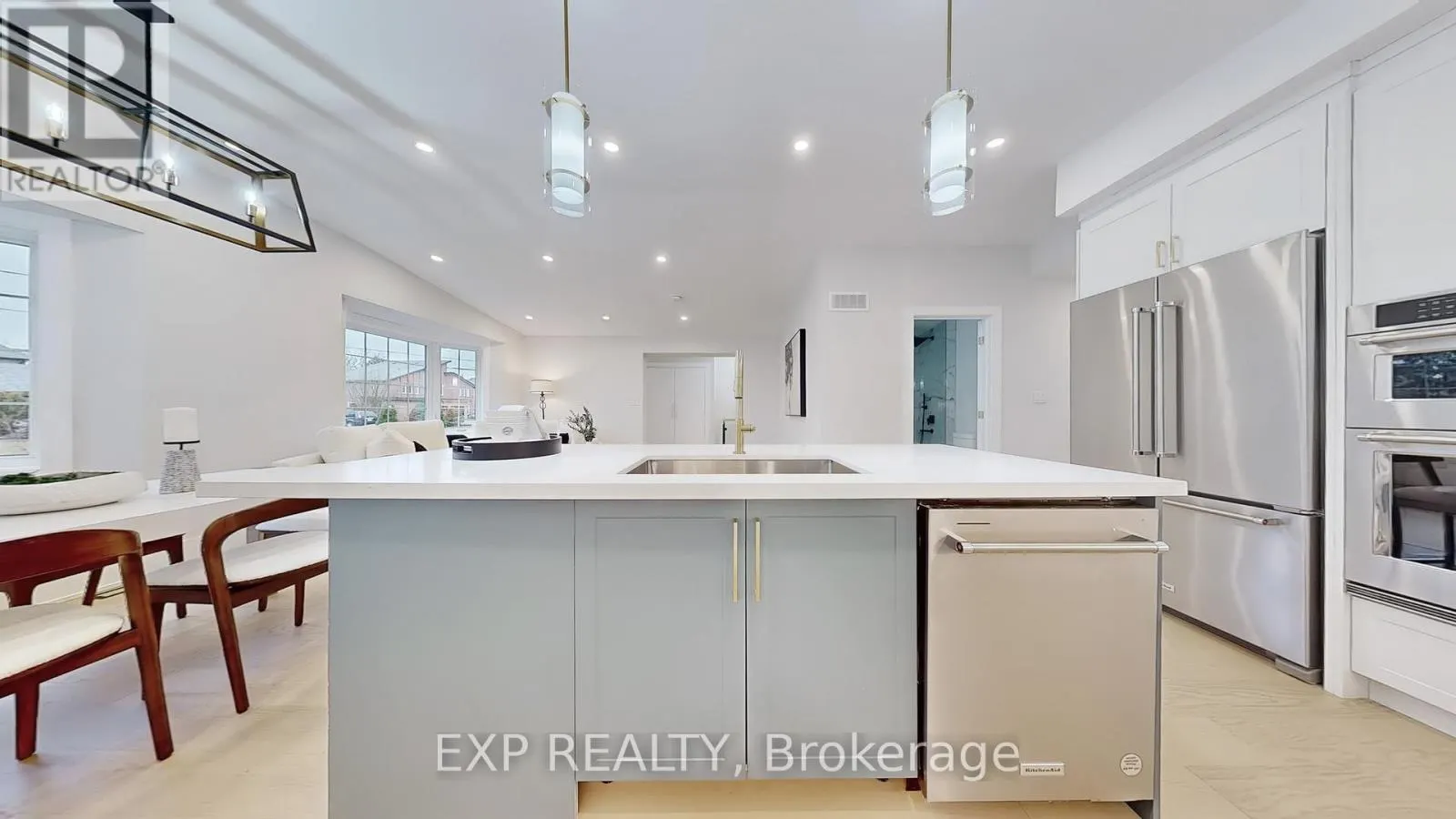 385 EASY STREET