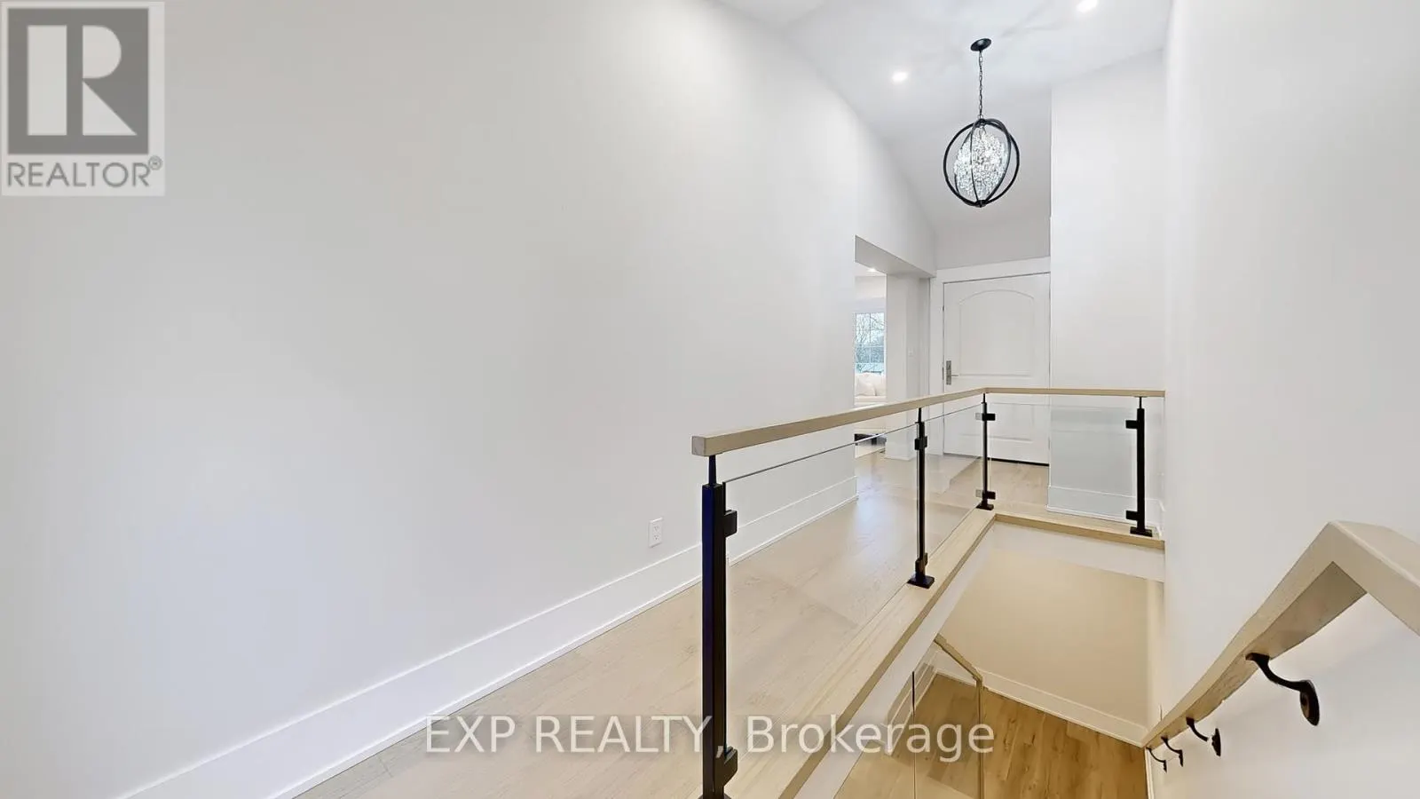 385 EASY STREET