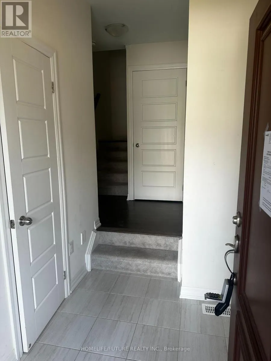 25 DELANO WAY