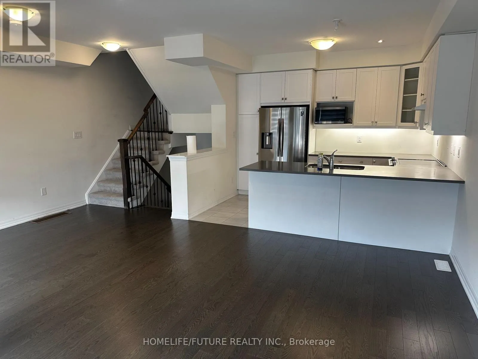 25 DELANO WAY