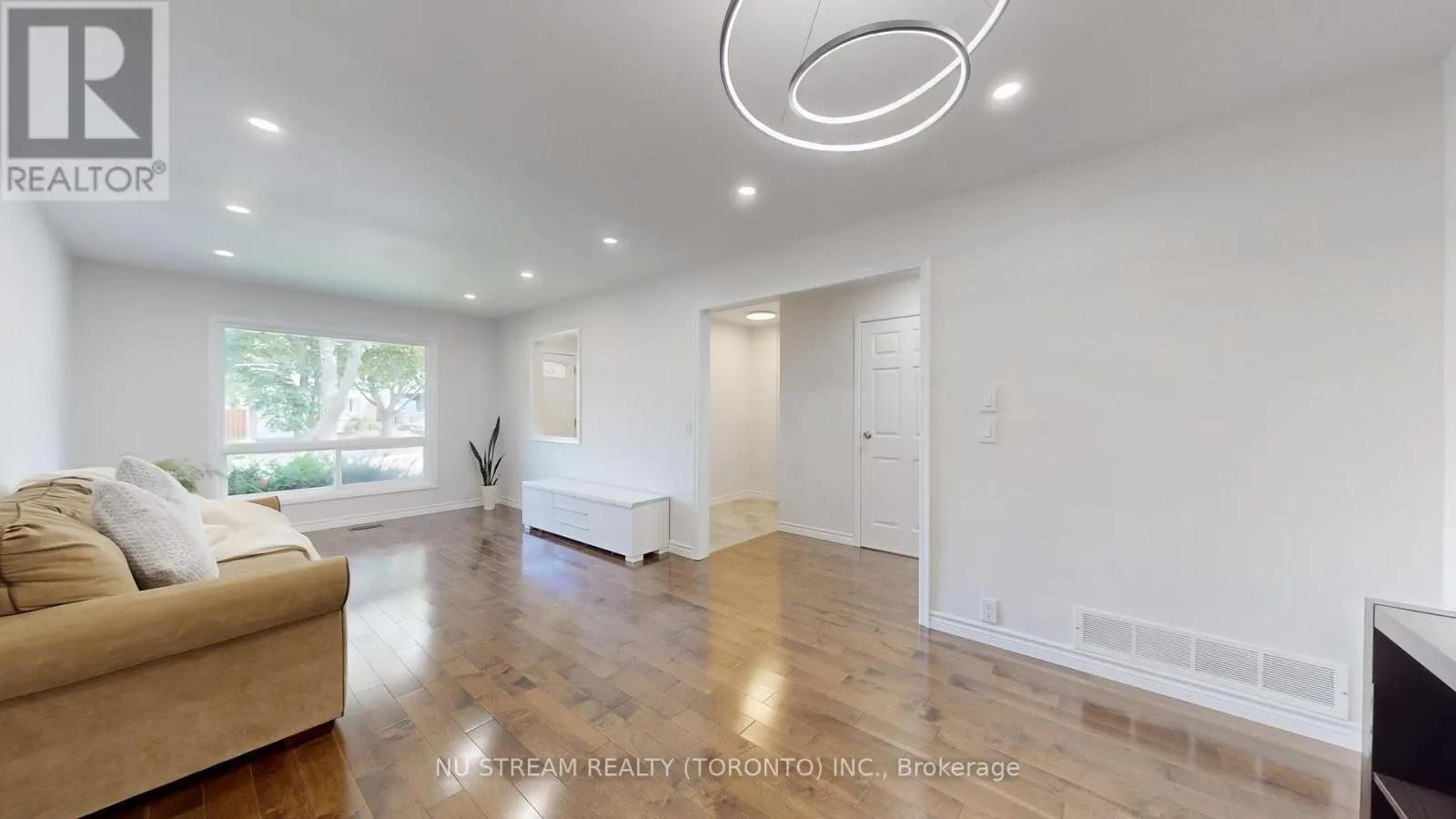95 MADSEN CRESCENT