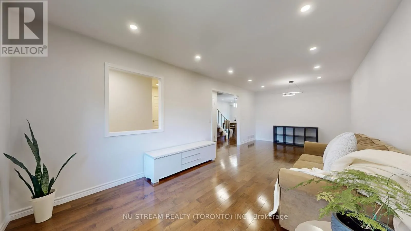 95 MADSEN CRESCENT