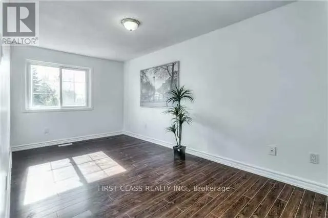 UPPER - 9 UPTON CRESCENT
