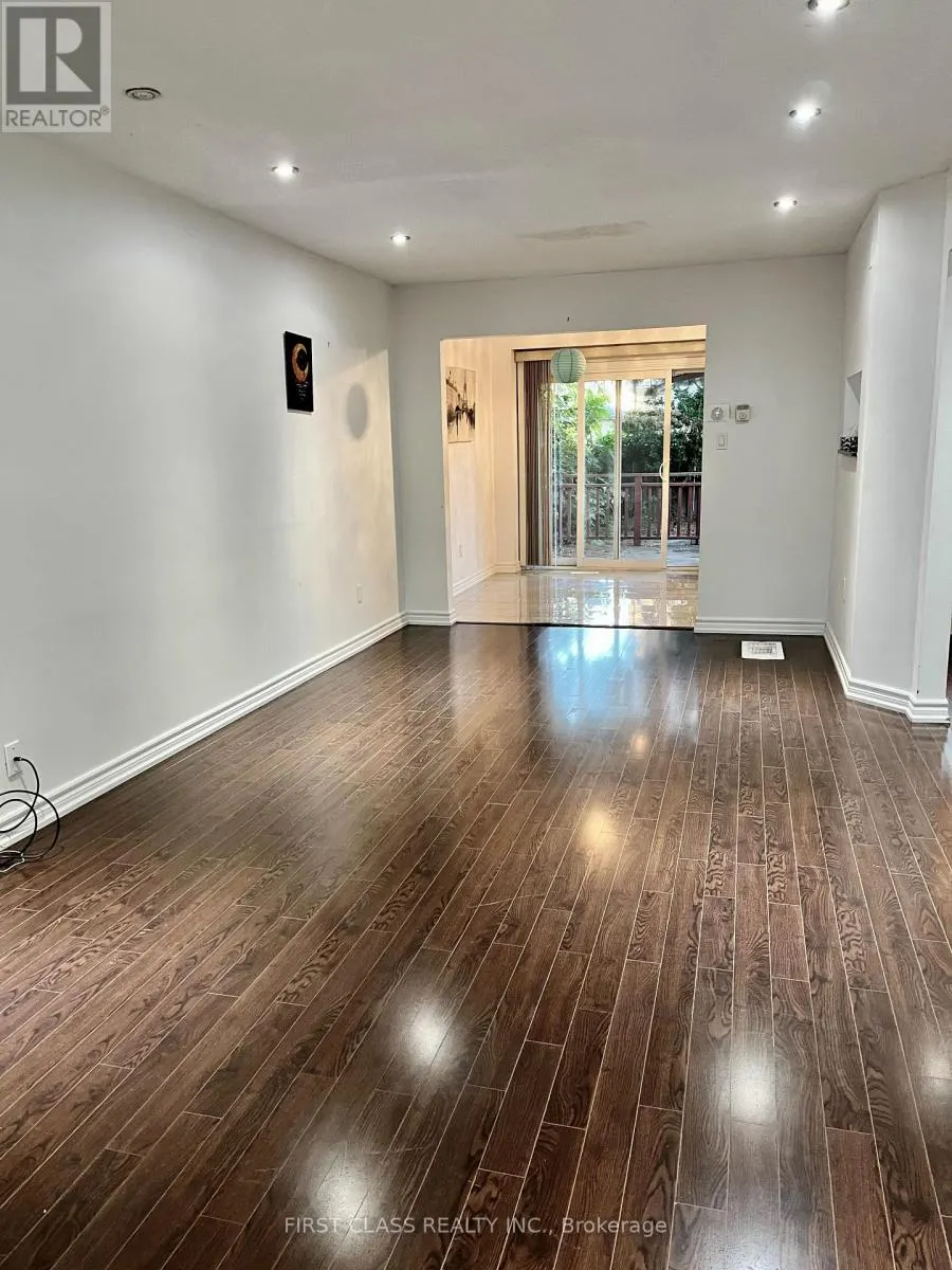 UPPER - 9 UPTON CRESCENT
