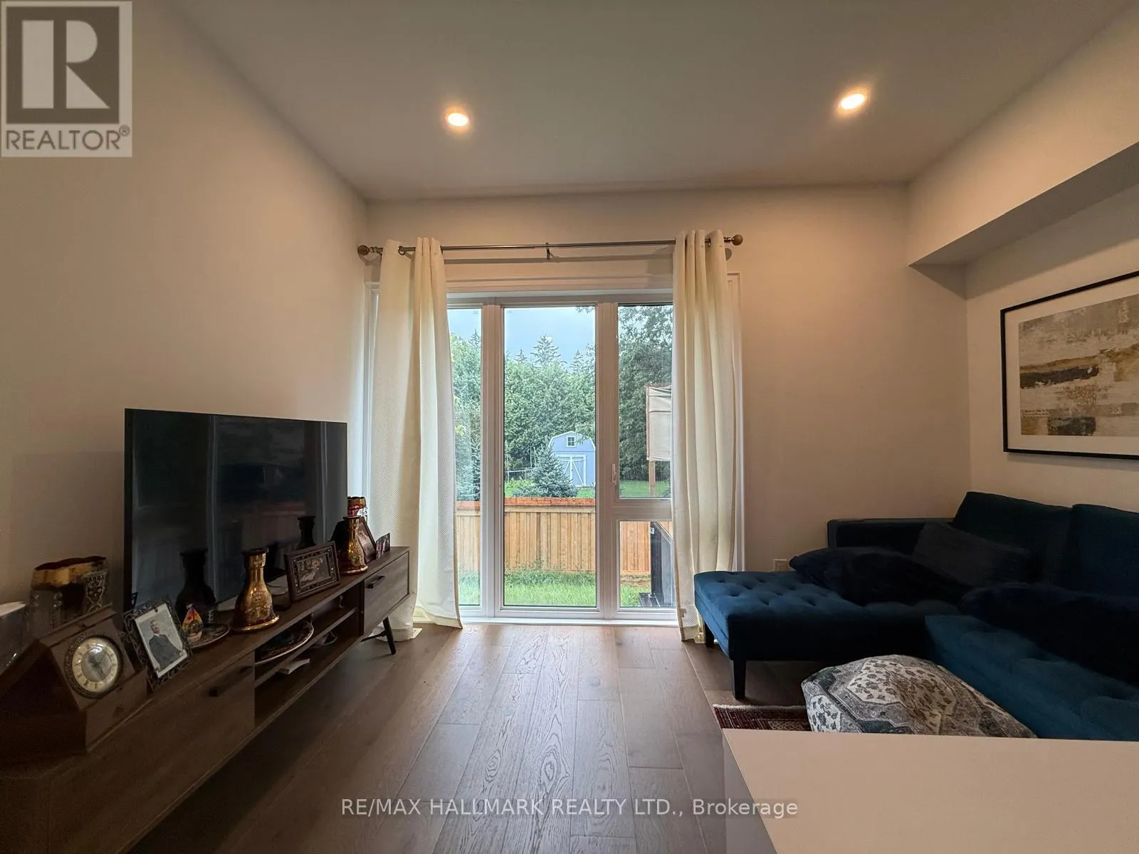 BASEMENT - 14 PERSICA STREET