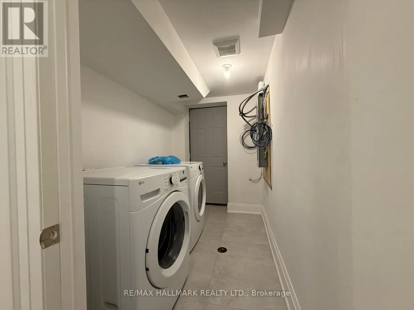 BASEMENT - 14 PERSICA STREET