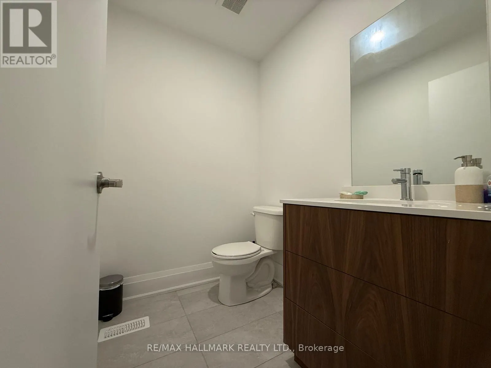 BASEMENT - 14 PERSICA STREET