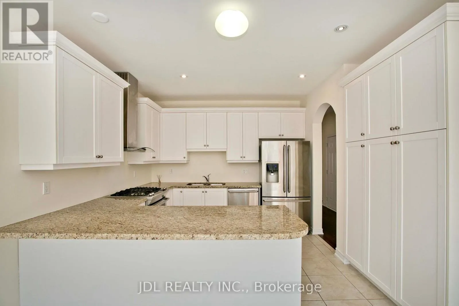 21 WOZNIAK CRESCENT