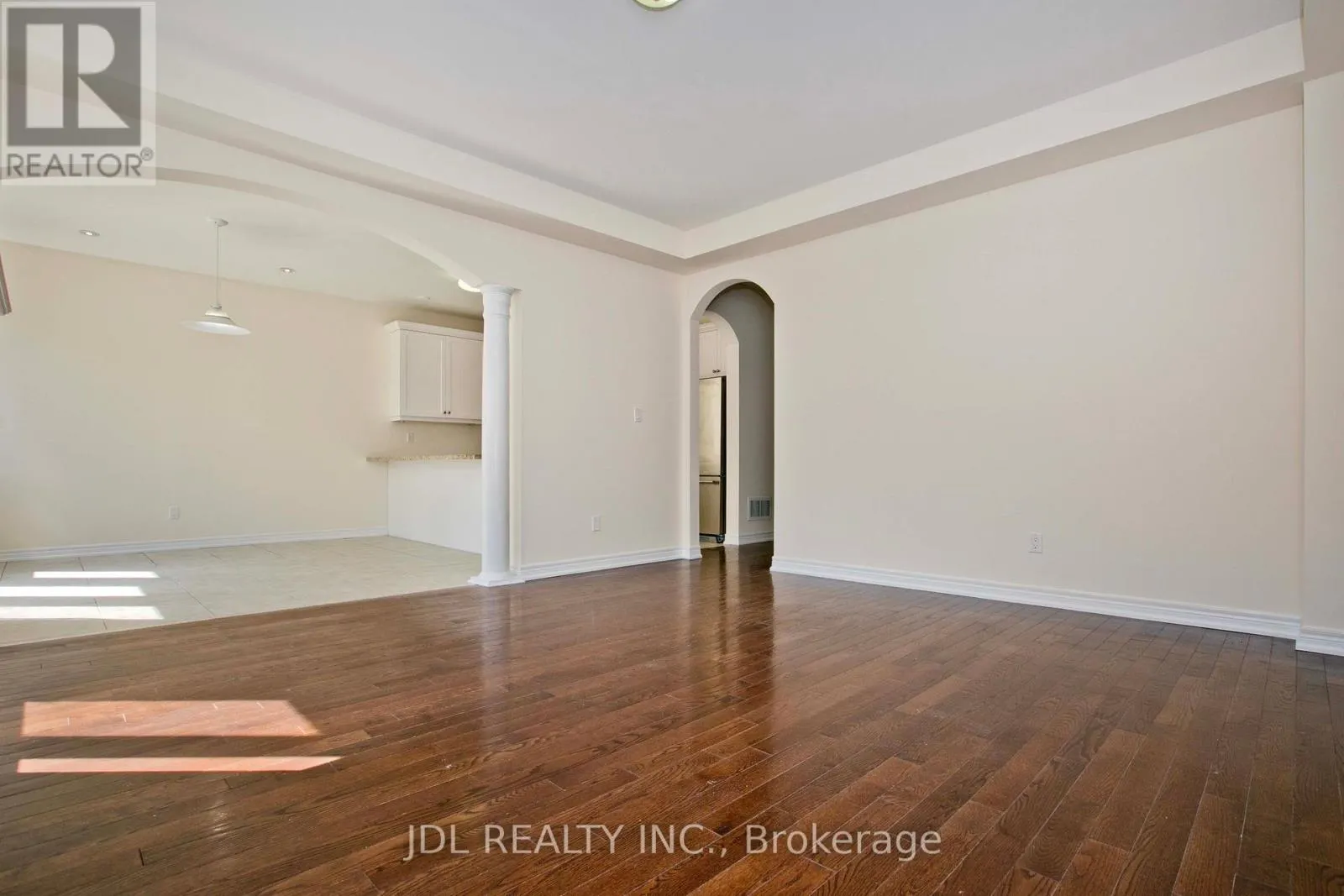 21 WOZNIAK CRESCENT