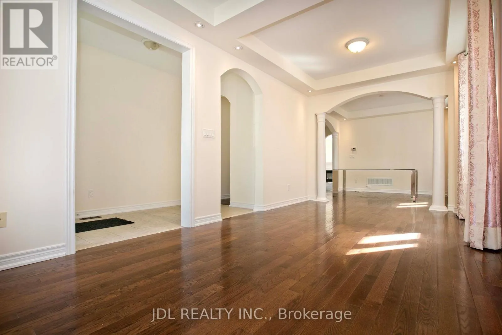 21 WOZNIAK CRESCENT
