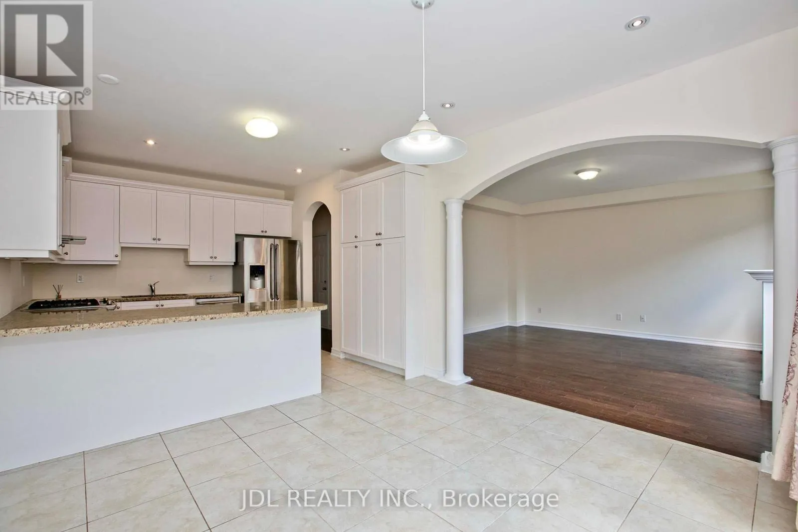 21 WOZNIAK CRESCENT