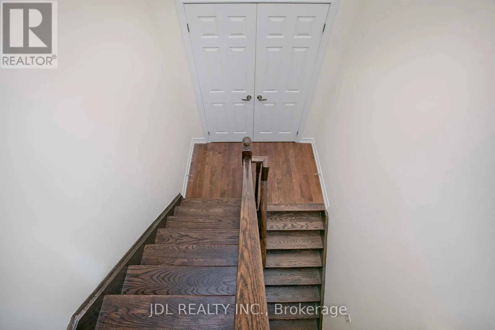 21 WOZNIAK CRESCENT