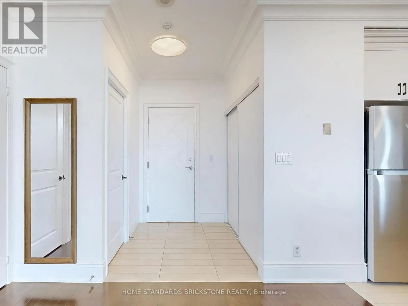PH211 - 18 HARDING BOULEVARD