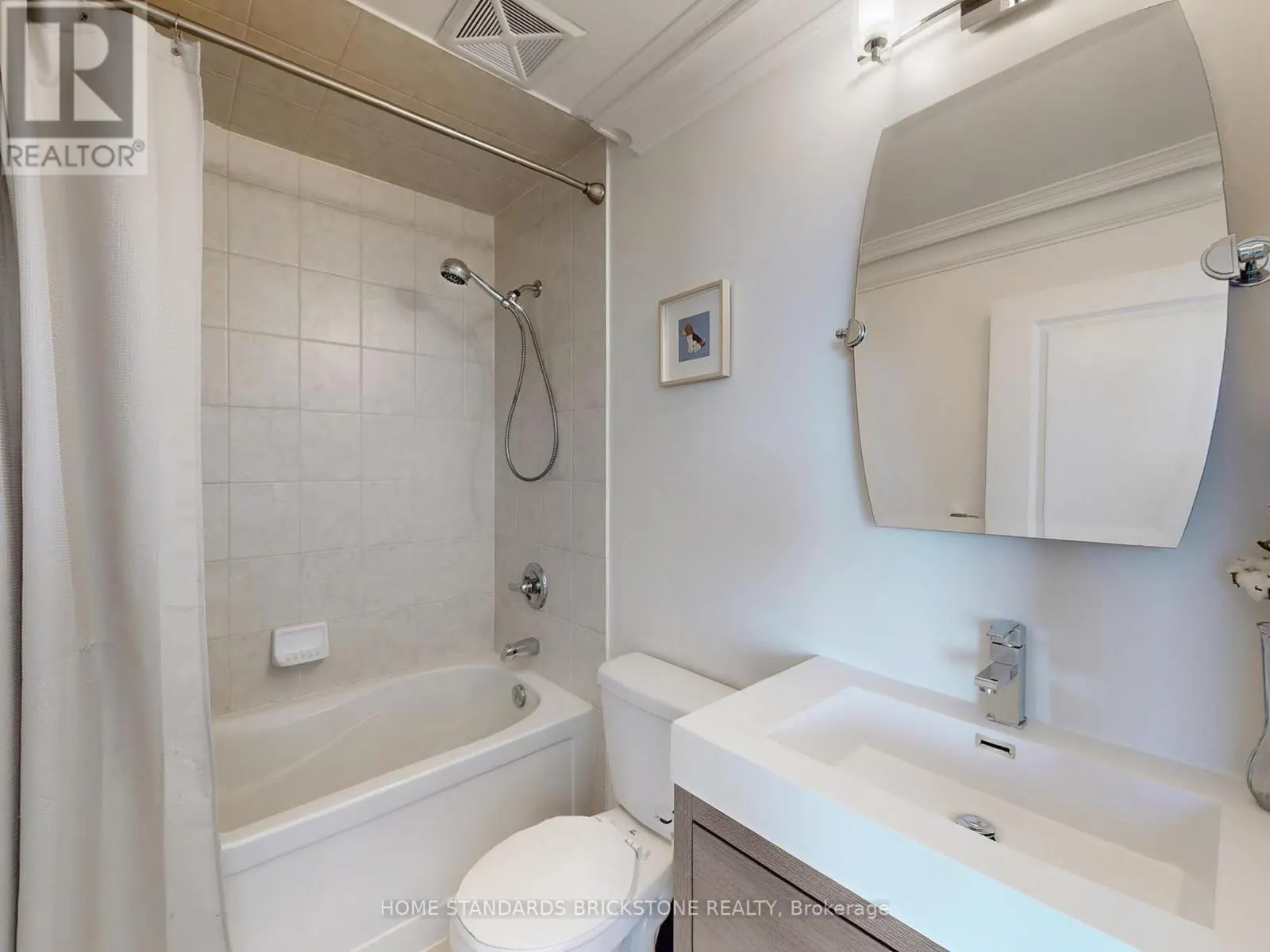 PH211 - 18 HARDING BOULEVARD