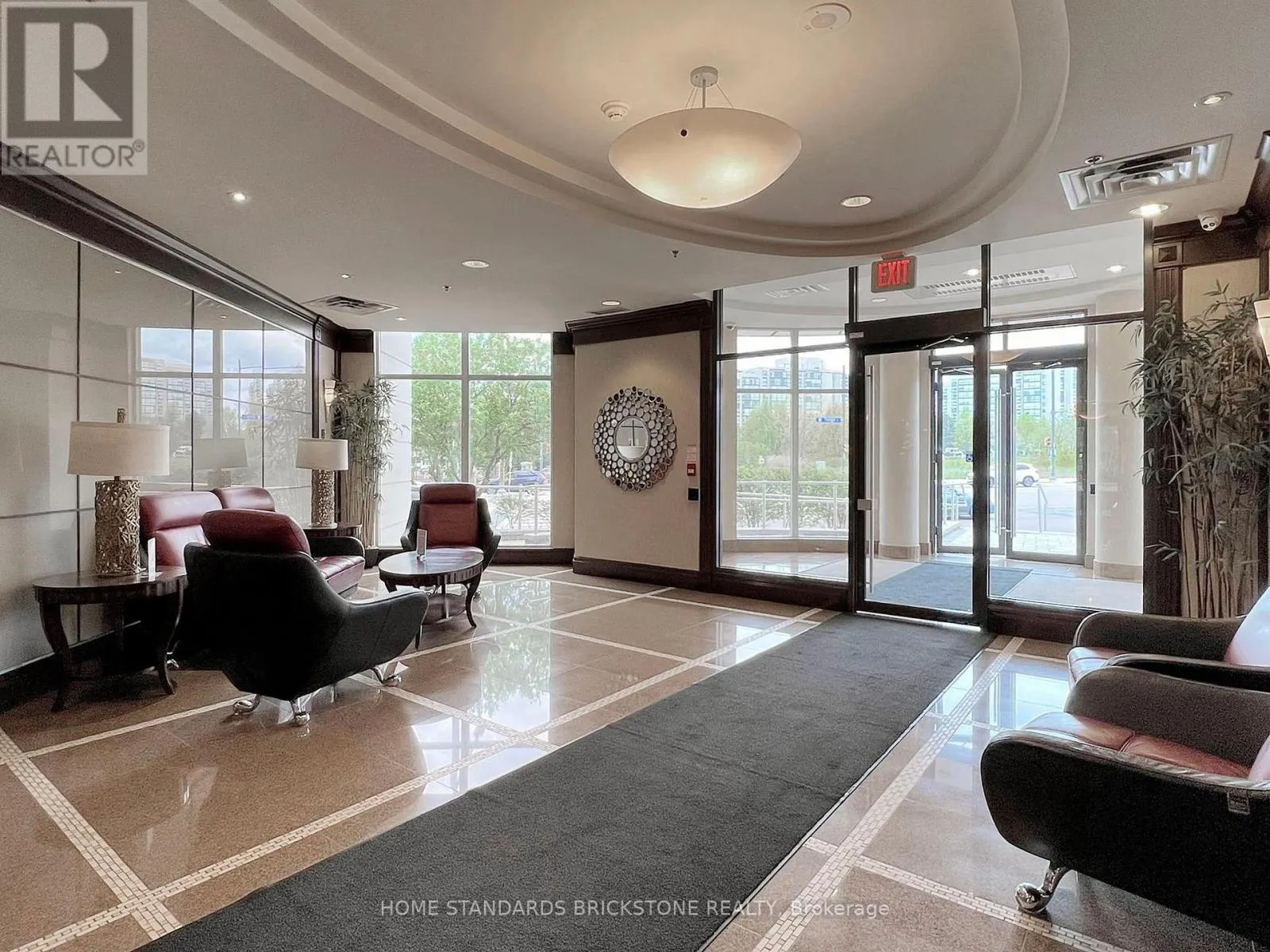 PH211 - 18 HARDING BOULEVARD