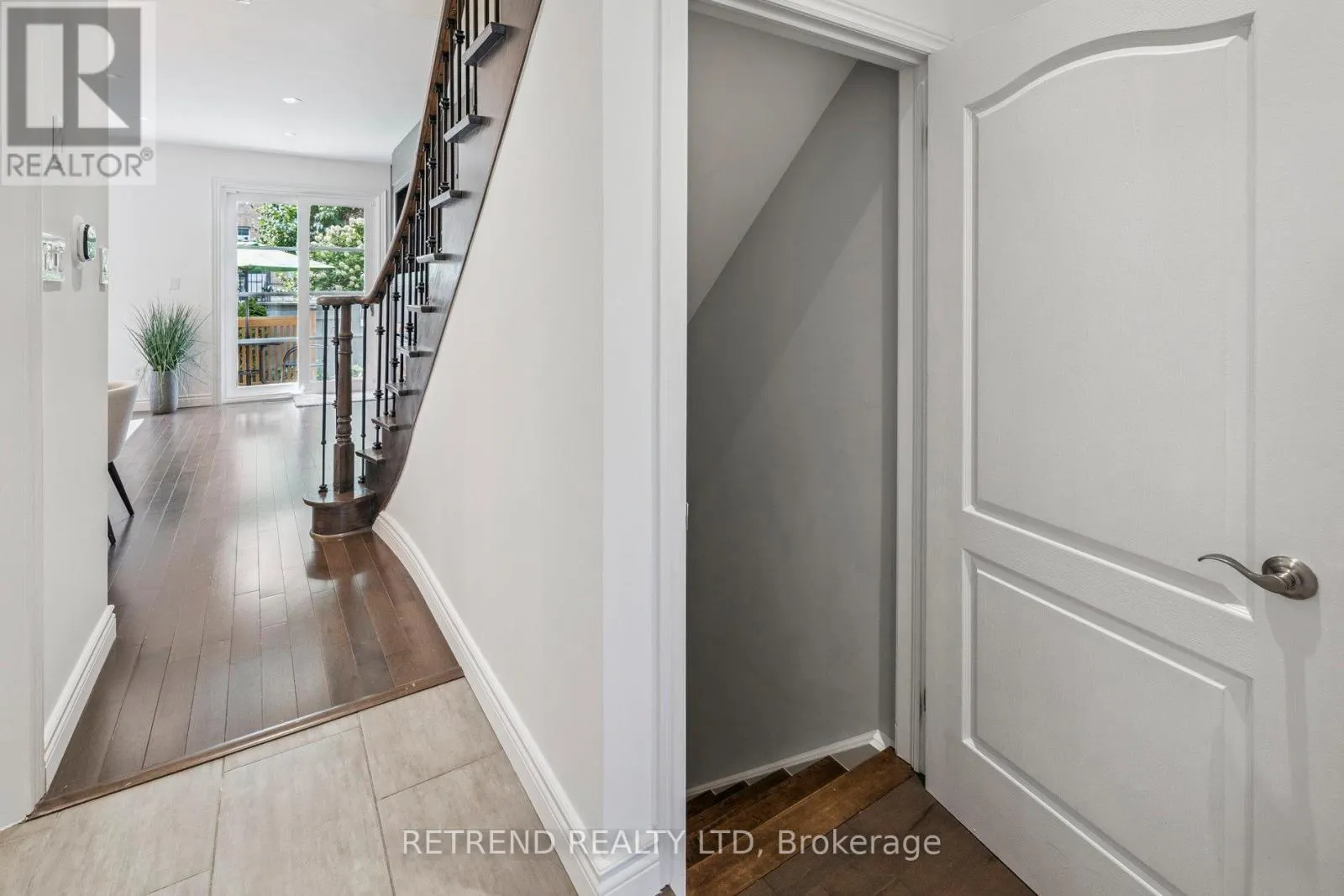 48 GAUGUIN AVENUE