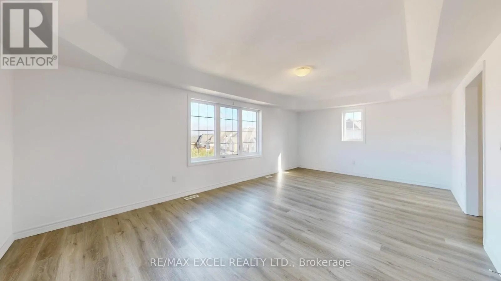 103 LIVING CRES CRESCENT