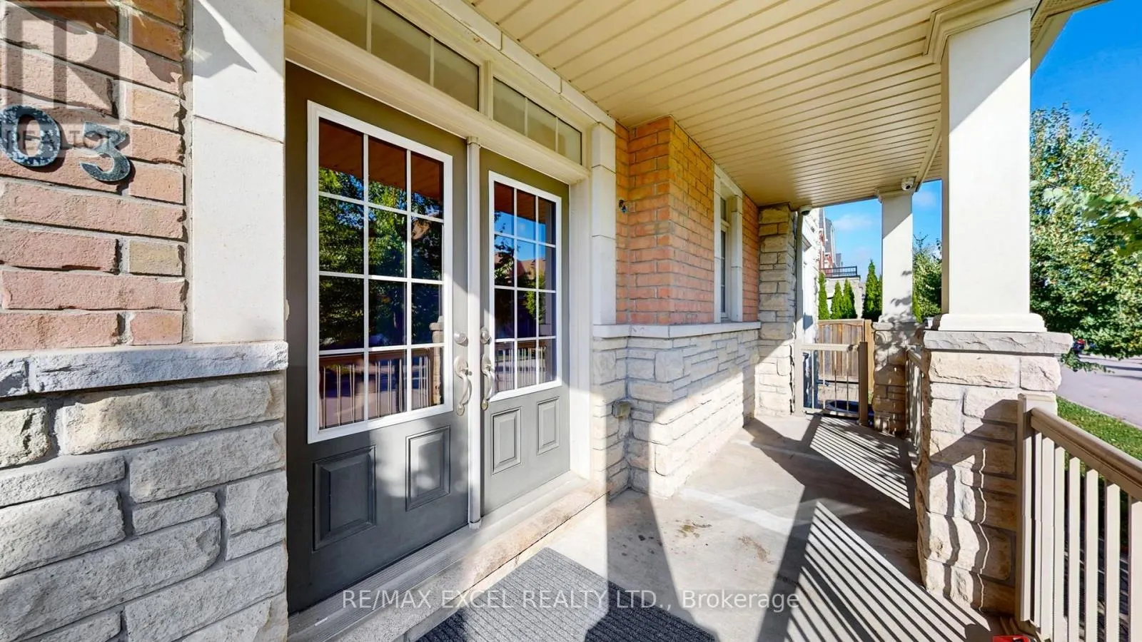 103 LIVING CRES CRESCENT