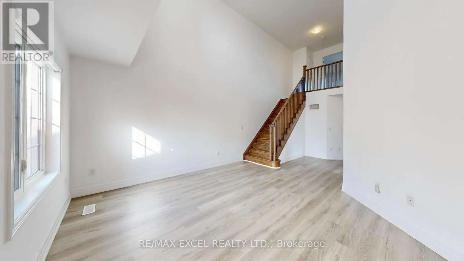 103 LIVING CRES CRESCENT