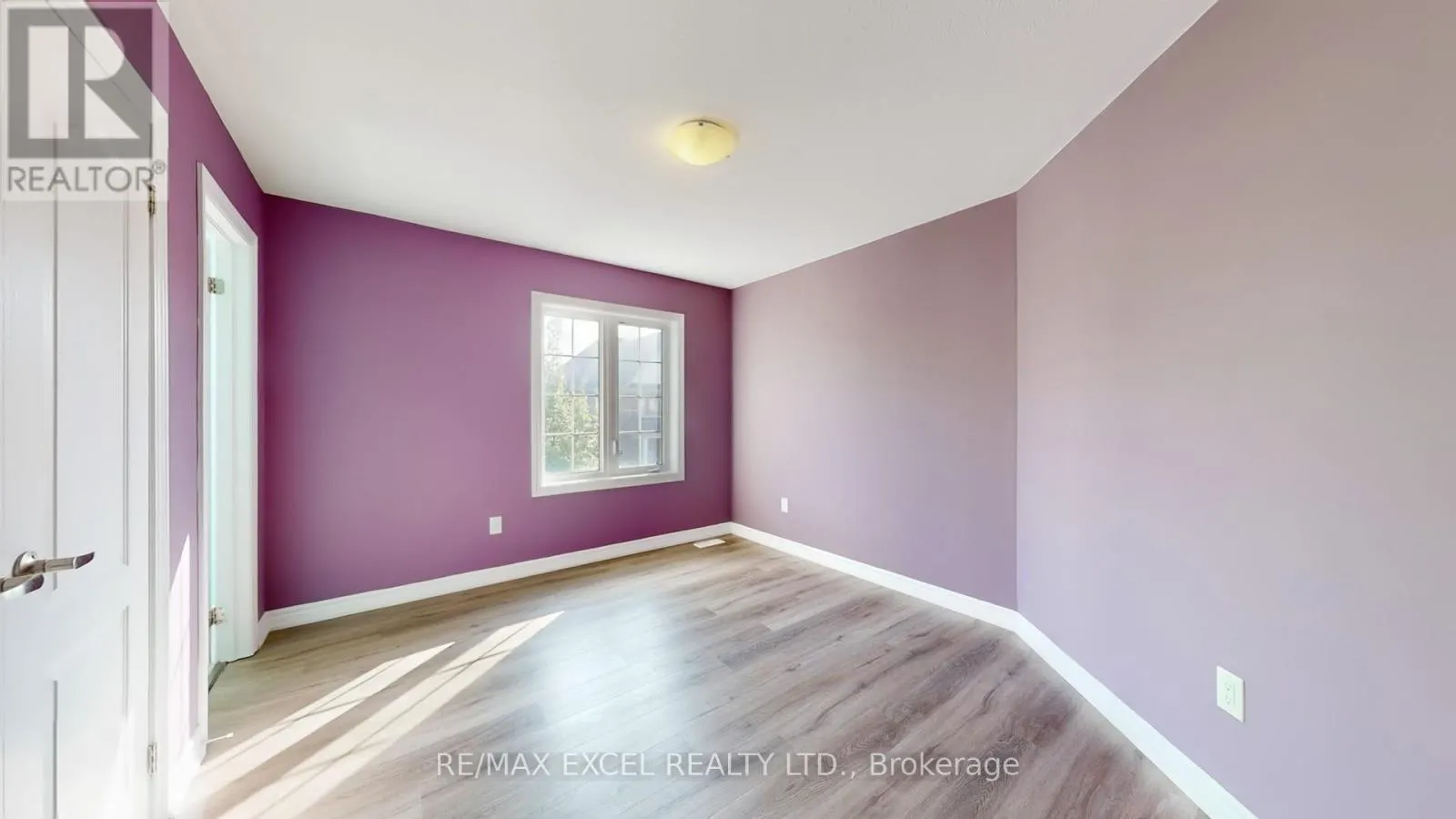 103 LIVING CRES CRESCENT