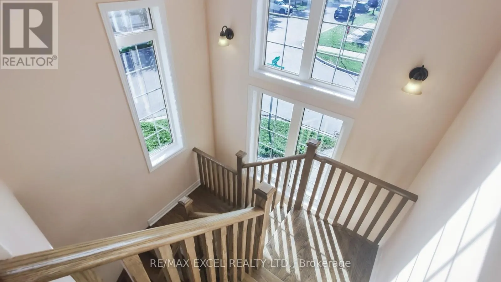 103 LIVING CRES CRESCENT