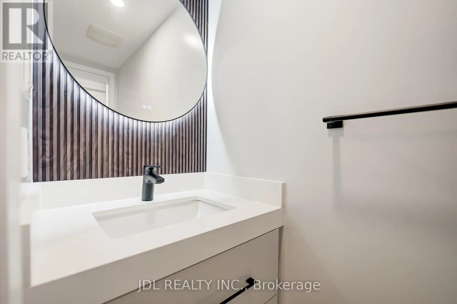 103 THOROUGHBRED WAY