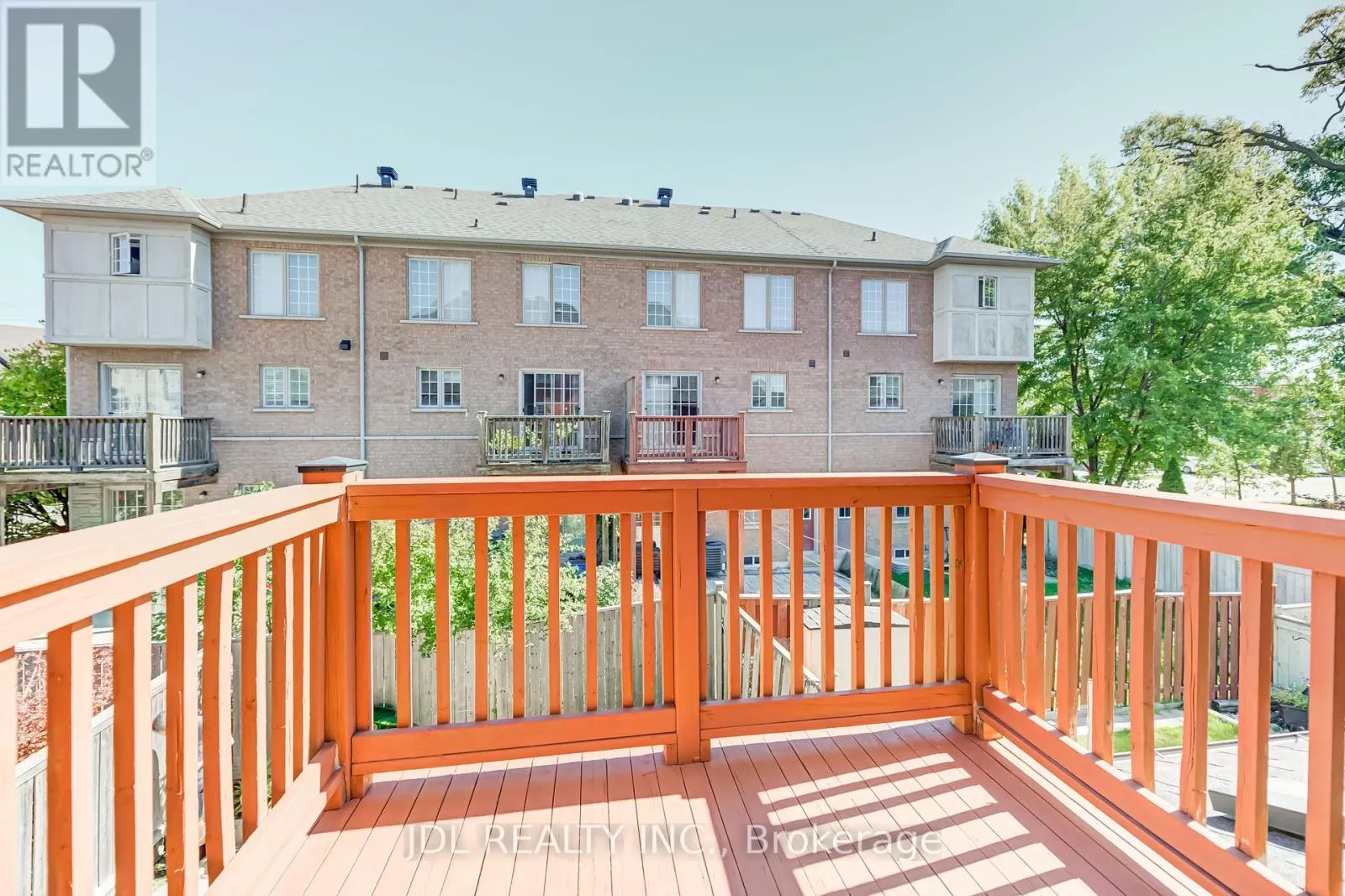 103 THOROUGHBRED WAY