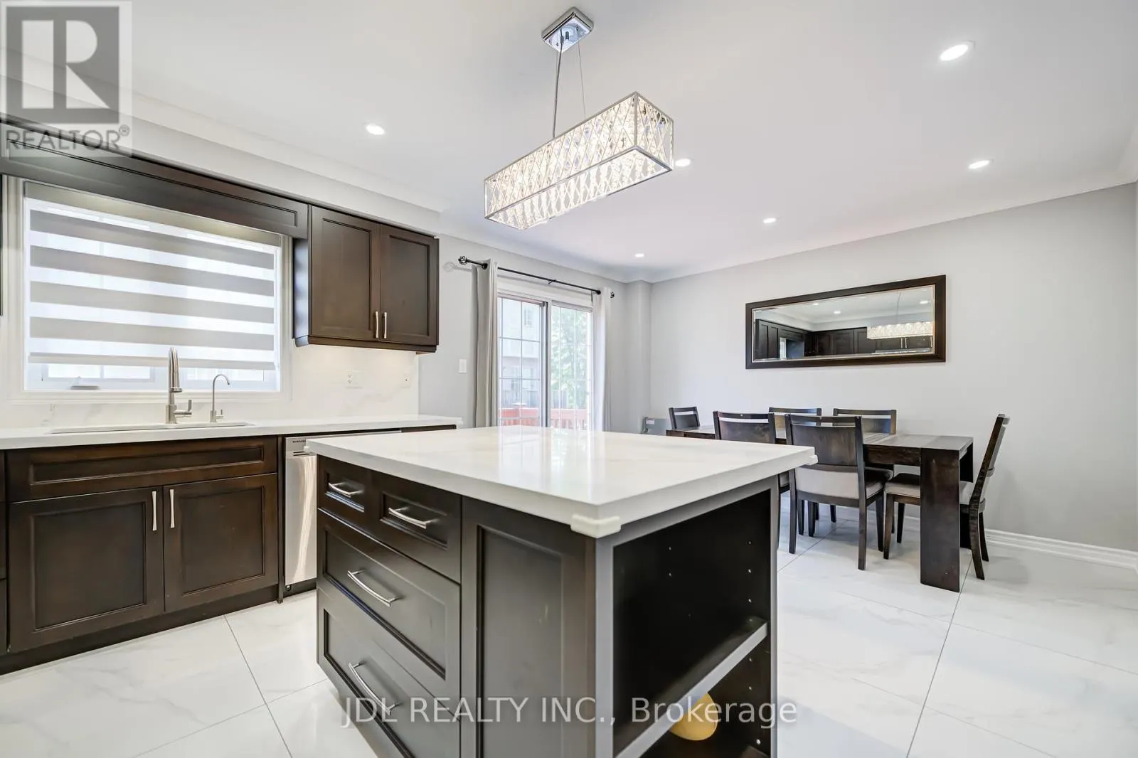 103 THOROUGHBRED WAY
