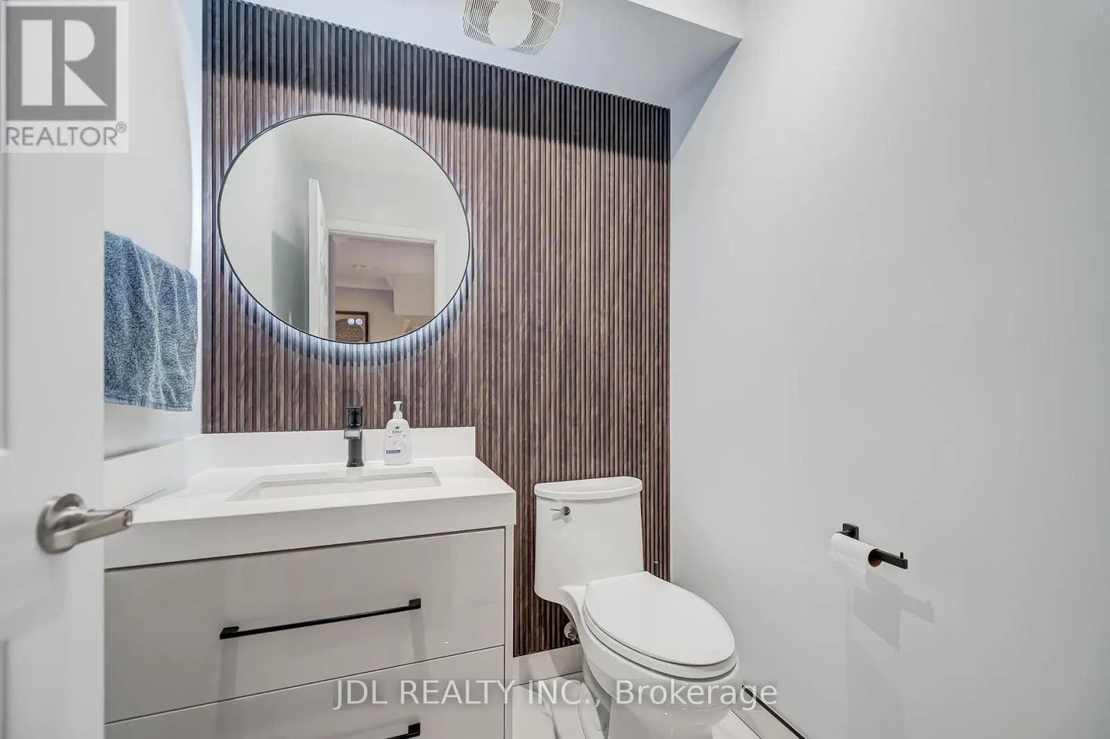 103 THOROUGHBRED WAY