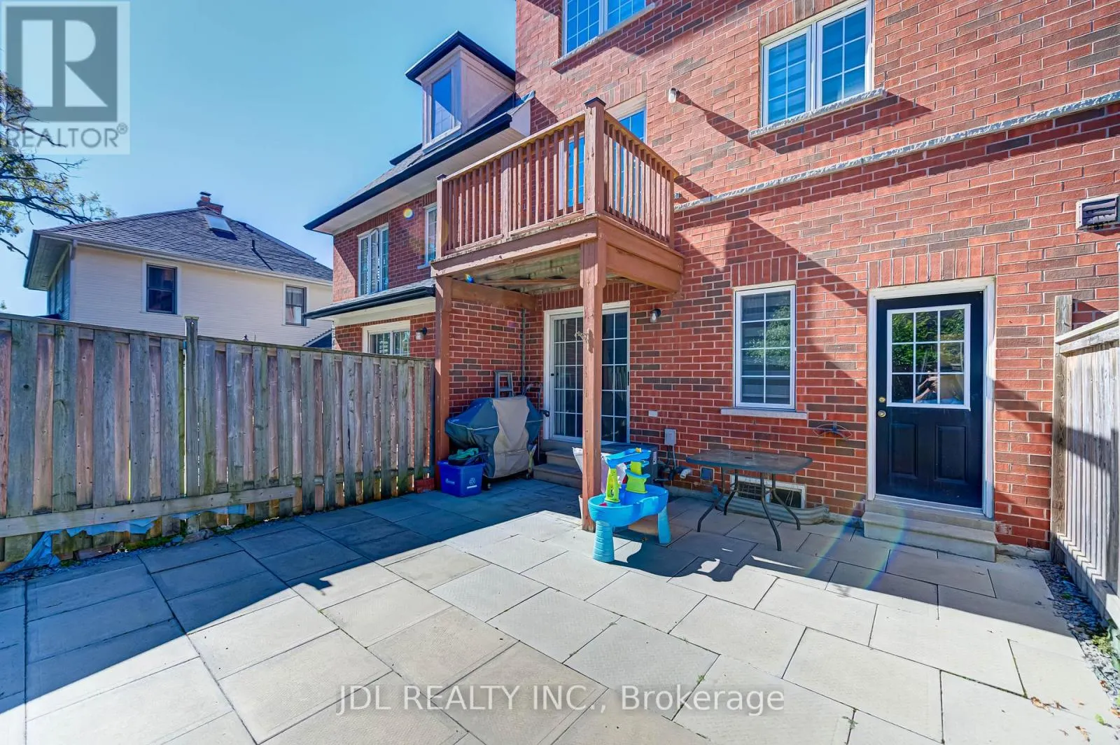 103 THOROUGHBRED WAY