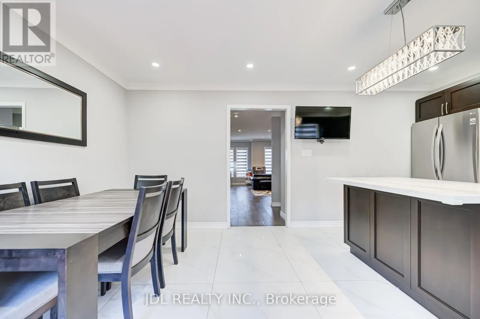 103 THOROUGHBRED WAY