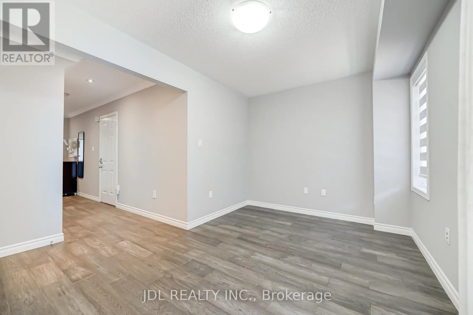 103 THOROUGHBRED WAY