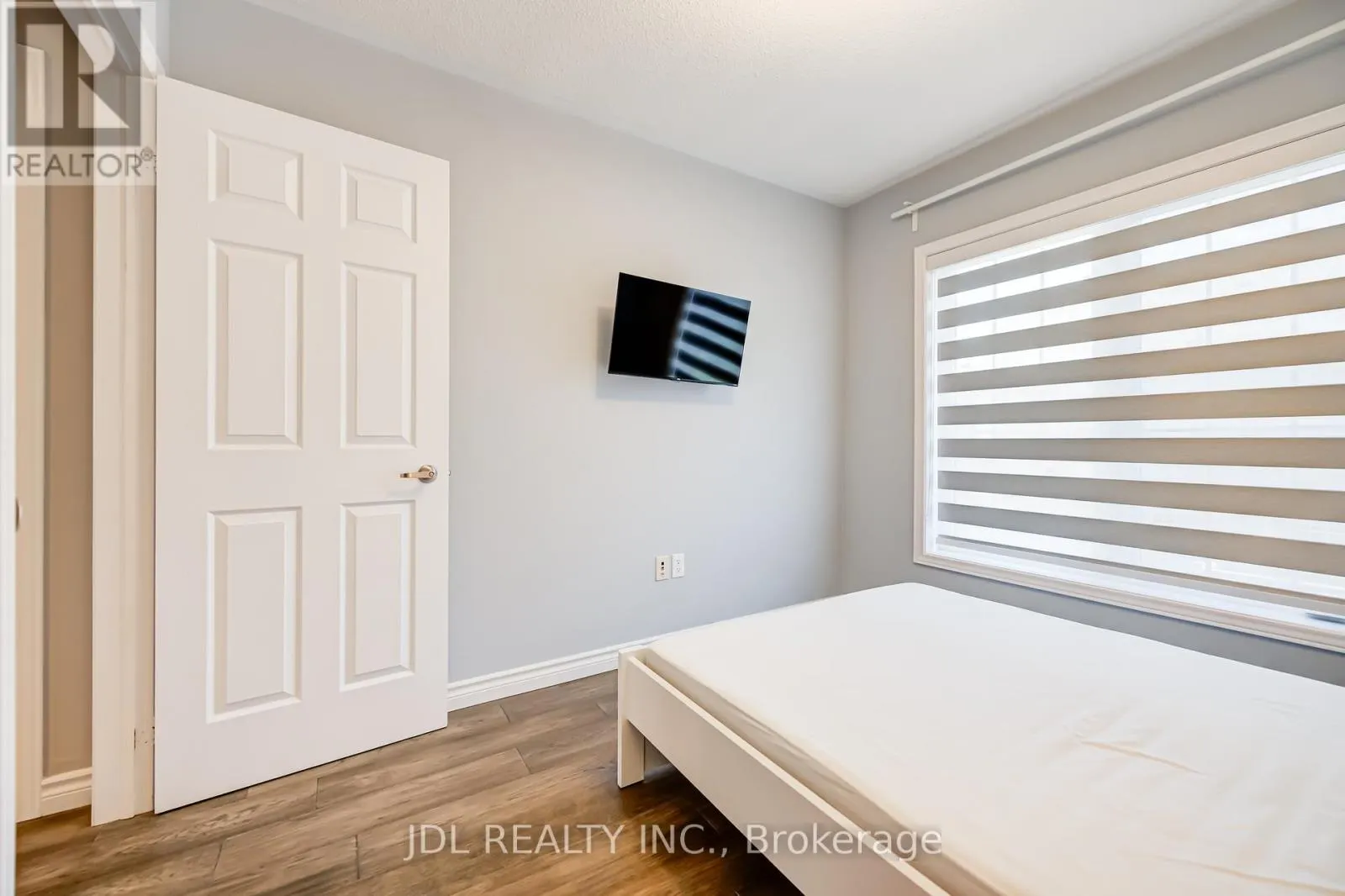 103 THOROUGHBRED WAY