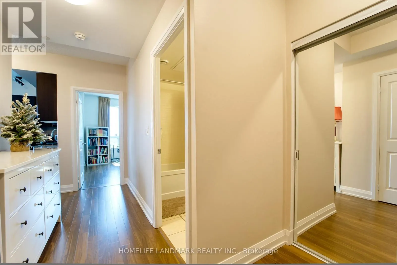 1201 - 7171 YONGE STREET