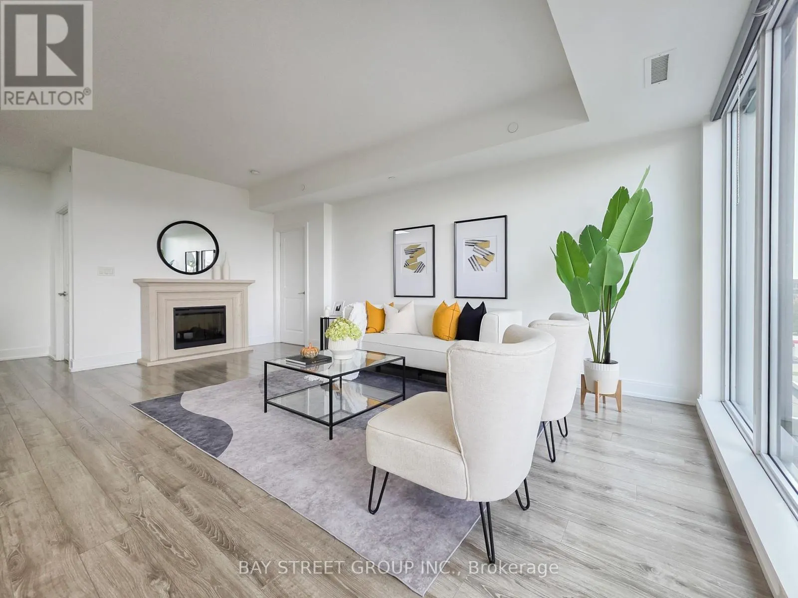 705B - 9608 YONGE STREET