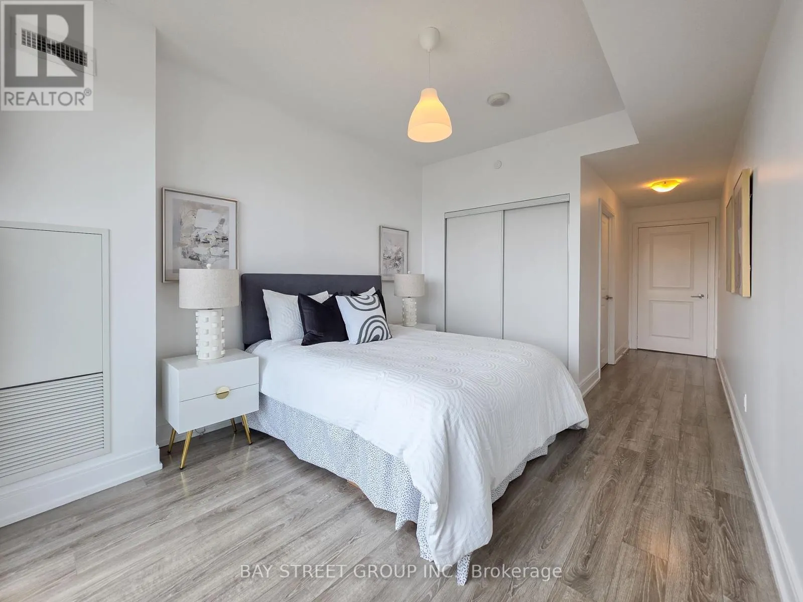 705B - 9608 YONGE STREET