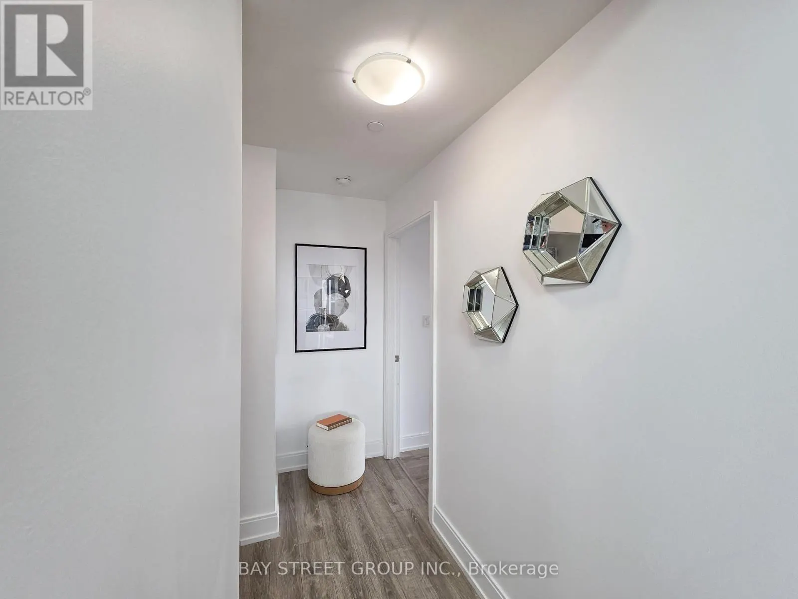 705B - 9608 YONGE STREET