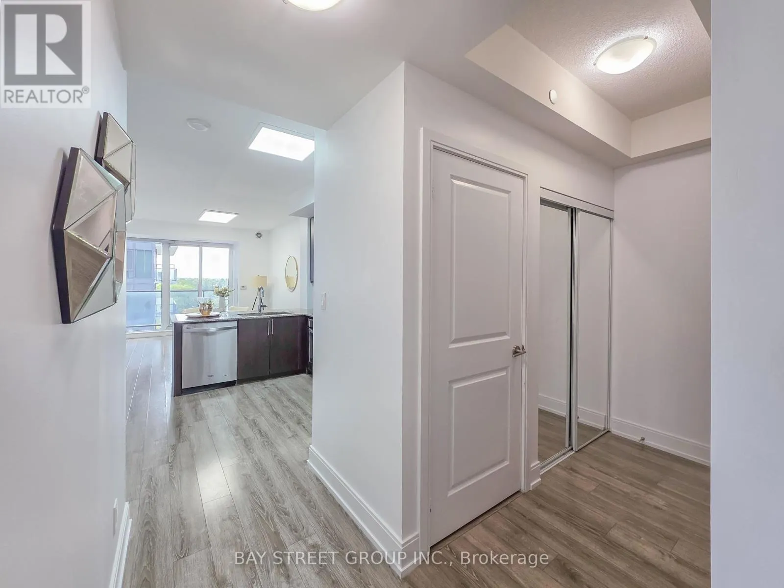 705B - 9608 YONGE STREET