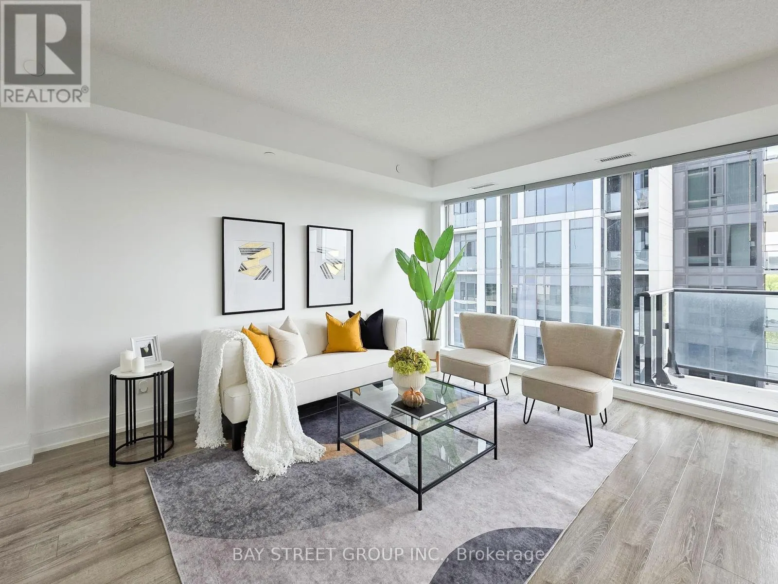 705B - 9608 YONGE STREET