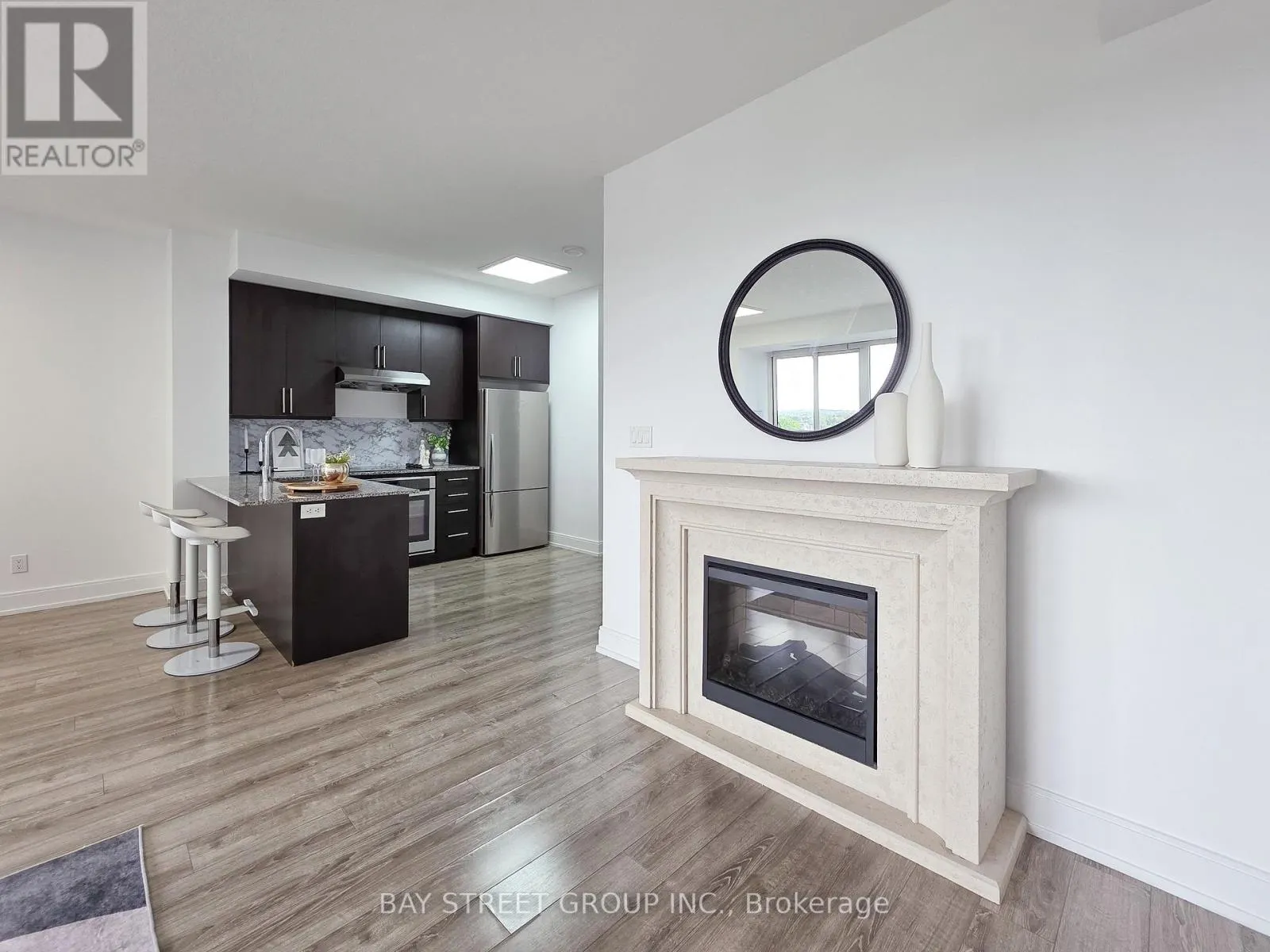 705B - 9608 YONGE STREET