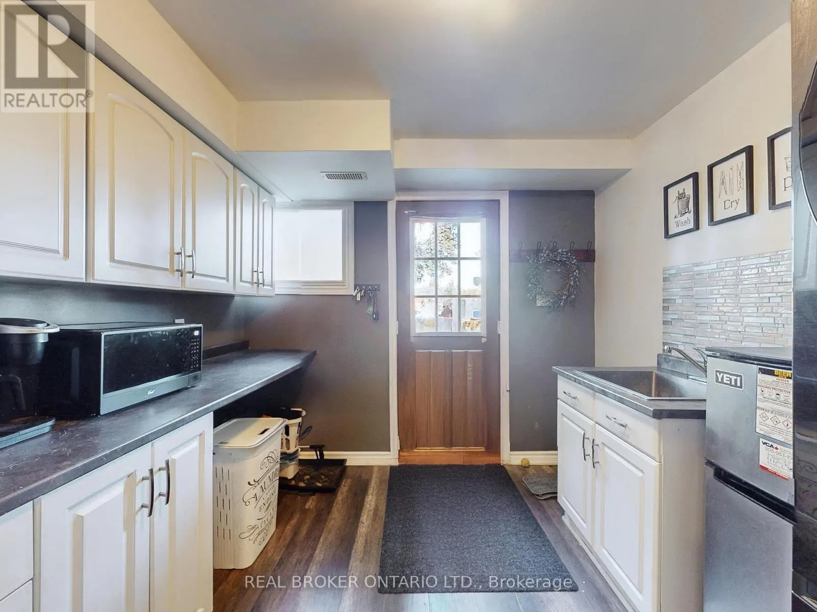 15 JASMINE CRESCENT