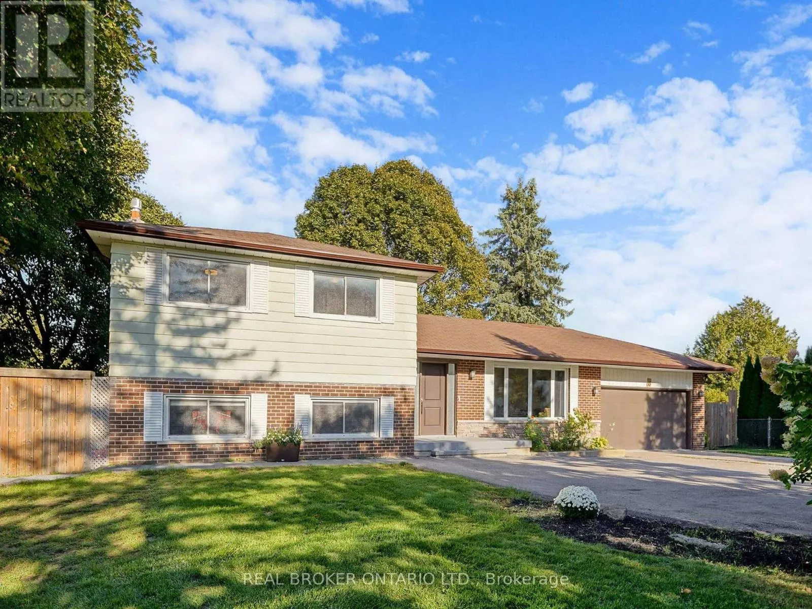15 JASMINE CRESCENT