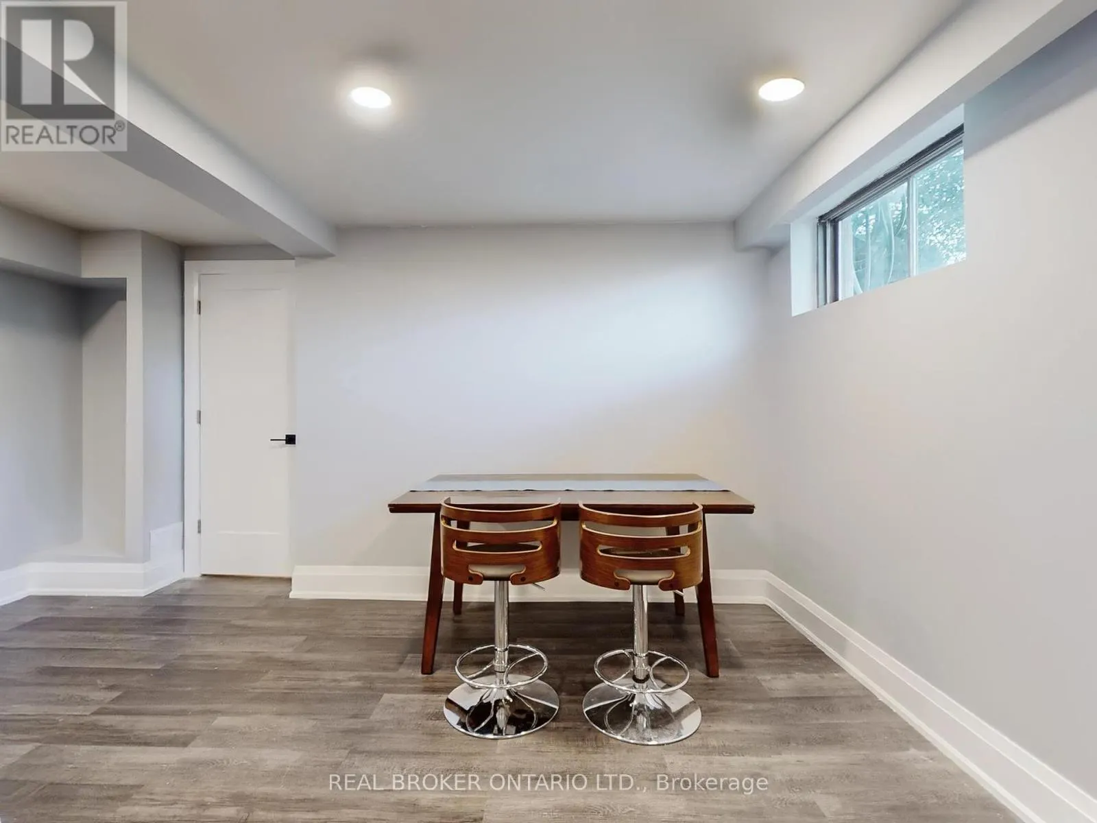 15 JASMINE CRESCENT